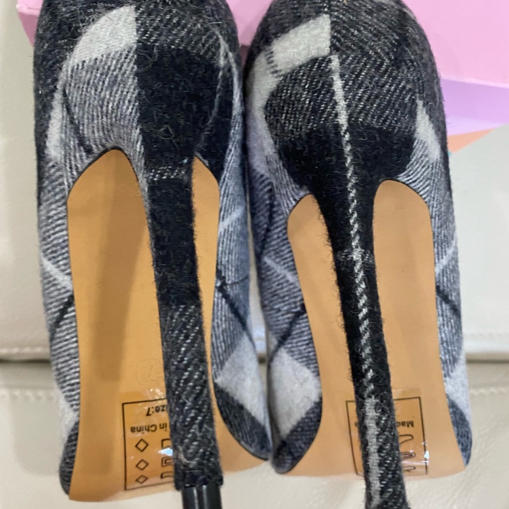 ⬇️ PRICE ⬇️ Shoe Republic LA - Oxford Pattern Black And White Pumps - size 7 - - Picture 8 of 12
